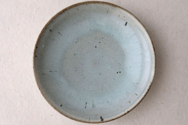 30藁白釉五寸皿 竹本ゆき子 | 作家もの和食器通販【暮らし用品】