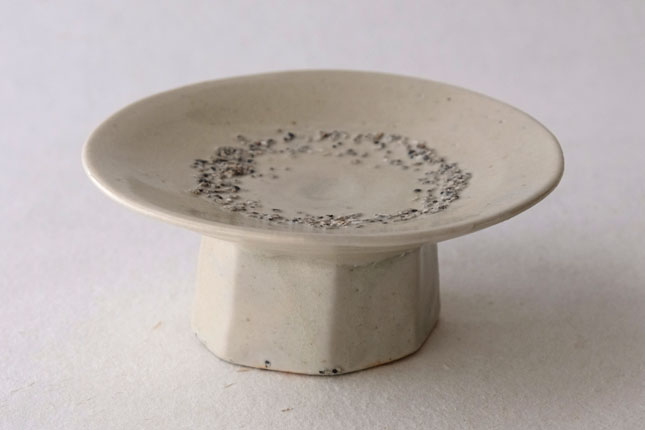 白瓷 高台面取台皿 タナカシゲオ | 作家もの和食器通販【暮らし用品】